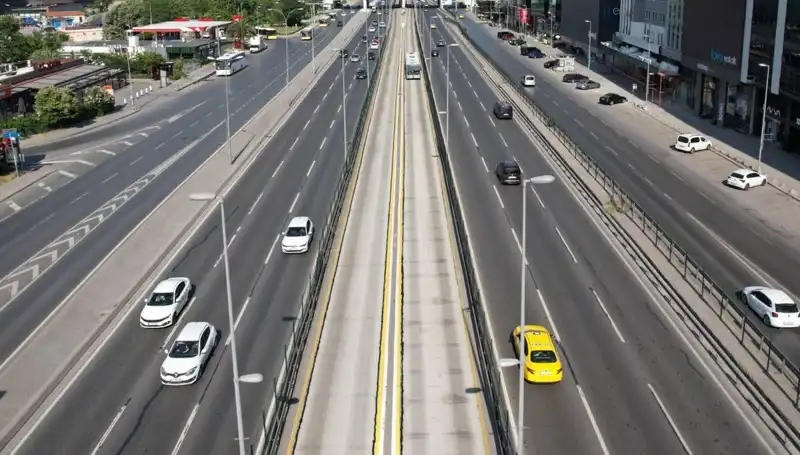 İstanbul'da Bayram Trafiği: Yollar Boş, Huzur Dolu Bir Tatil!