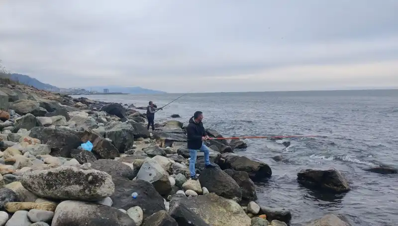 Kafesten Kaçan 2 Ton Levrek Sahile Akın Etti: Balık Tutma Heyecanı!