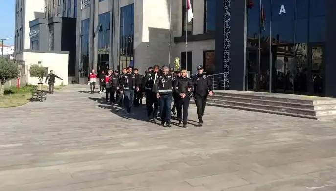 Otelde Balyoz ve Bıçaklı Kavga: Şok Edici Olayda 10 Gözaltı