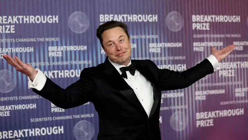 Elon Musk, X'in Yeni Mesajlaşma Uygulamasını Duyurdu: Flört Sitesine Mi Dönüşüyor?