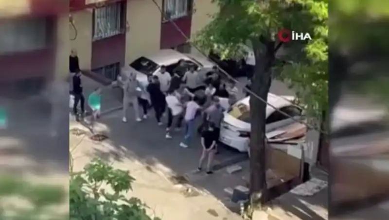 Kapıları Zorlayan Madde Bağımlısına Meydan Dayağı: Şok Edici Olay!