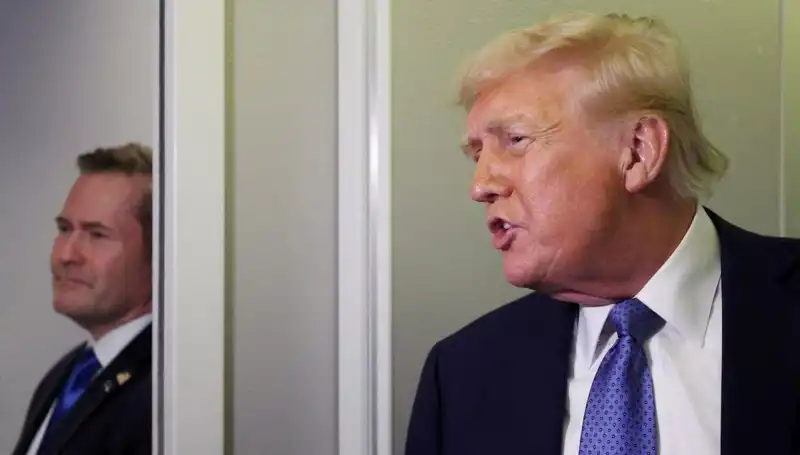 Trump, Mike Waltz'u Görevden Alırken Şaşırtan Bir Hata Yaptı