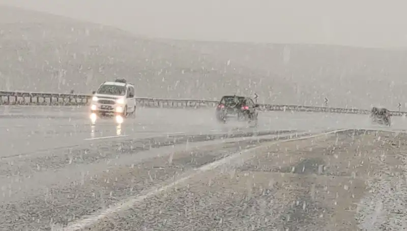 Nisan Ayında Kar Sürprizi: Bahar Gelişini Erteleyebilir mi?