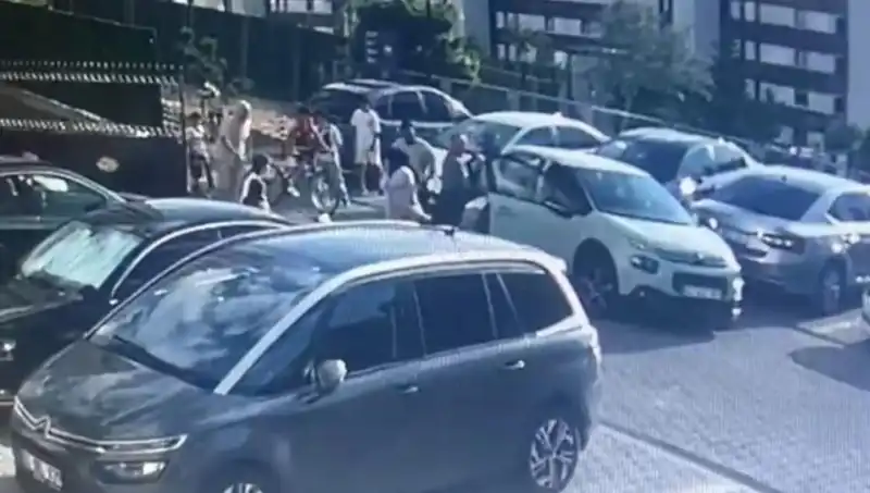 Eşini ve Yakınlarını Arabayla Ezen Kişinin Hikayesi Şok Ediyor!