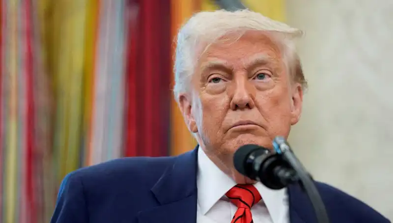 Trump, G7 Zirvesini Terk Etti: Beyaz Saray Acil Toplantıya Geçti