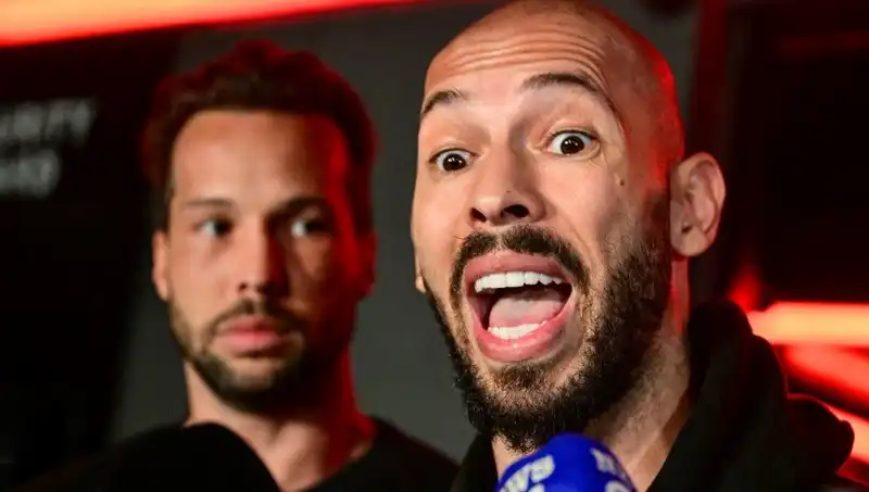 Cinsel İstismar Suçlusu Influencer Romanya'ya Geri Döndü: Skandal Kol Geziyor!