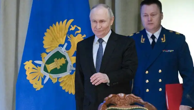 Putin'den Çarpıcı Uyarı: "Ya Rus Olun Ya Terk Edin" Demecinin Ardında Ne Var?