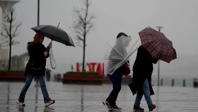 Güçlü Sağanak Uyarısı: İki Bölgeyi Etkileyecek Yağışlar Kapıda