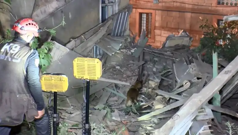 İstanbul’da Deprem Sonrasında Acı Gerçek: Bina Çöktü, Can Kaybı Yaşandı