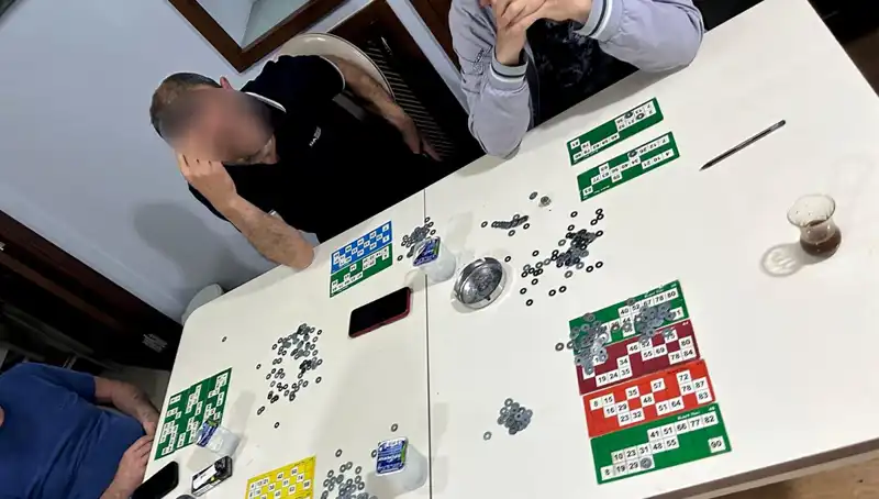TikTok Canlı Yayınında Şok Gelişme: Polis Baskını ile 22 Kişi Yakalandı!