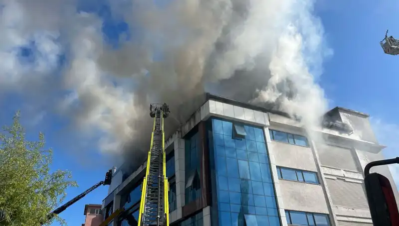 Esenyurt'ta Tekstil Atölyesinde Korkutan Yangın: Detaylar ve Gelişmeler