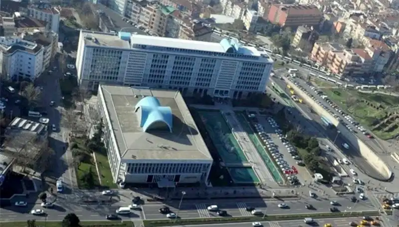 İBB Soruşturmasında Şok Detaylar: "Enderun" WhatsApp Grubu Mesajları İnceleniyor!