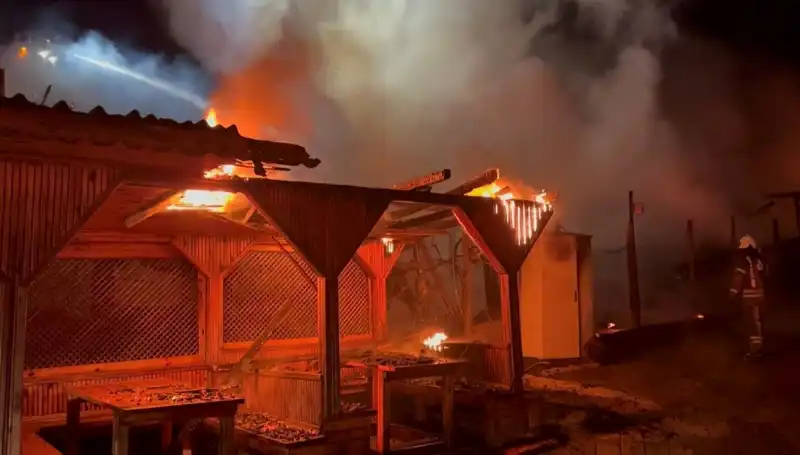 Şile'de Altı Gözleme Restoranı Kısa Sürede Alev Alev Yandı