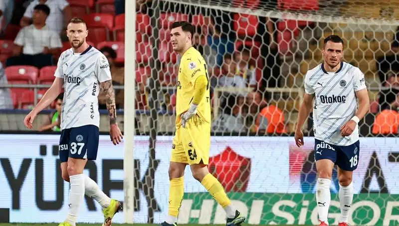 Fenerbahçe, 2025 Sezonunda Neden Darmadağın Oldu? Tüm Detaylar Burada!