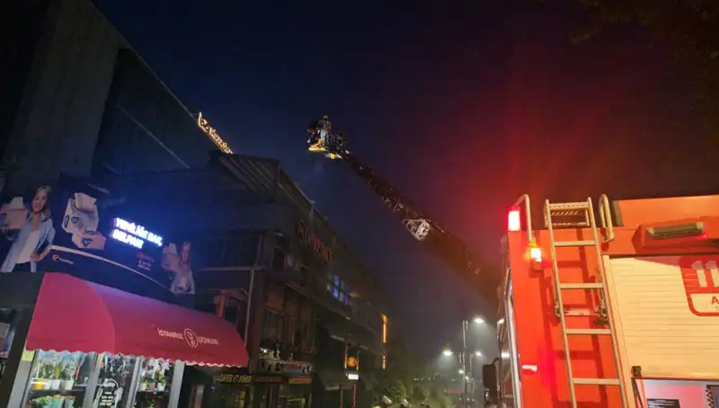 Beşiktaş'ta Yangın: 3 Katlı Restoranda Korkutan Anlar