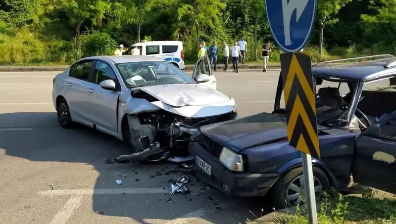 Görele'de Gözleri Dönüren Kazada Sürücü Araç Camından Fırladı!