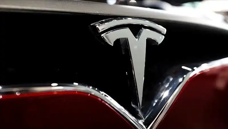 Tesla'da Büyüyen Belirsizlik: Ucuz Model ve FSD Beklentileri