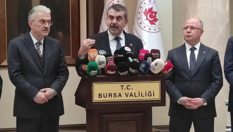 Çalışanlara Yaptırım Uyarısı: Bakan Tekin Protestocuları İşaret Etti