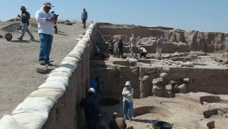 Kilis'teki Oylum Höyük Kazıları: Yaz Sıcaklarına Rağmen Çalışmalar Devam Ediyor