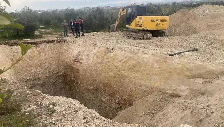 Ekipler İzinsiz Kazı Yapan 4 Şüpheliyi Gözaltına Aldı