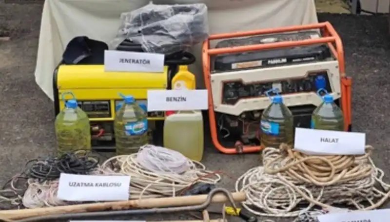 Kaçak Kazı ve Uyuşturucu Operasyonunda 9 Şüpheli Yakalandı: Detaylar Ortaya Çıktı!