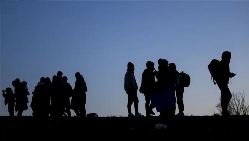 Edirne'de Düzensiz Göçmen Baskını: 21 Kişi Yakalandı!