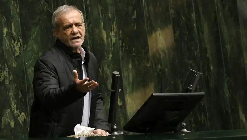 Kriz Ortasında Lüks Gezi: İran Cumhurbaşkanı Yardımcısı Görevden Alındı!