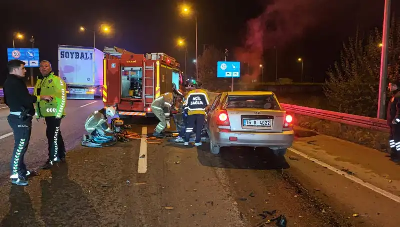 Kamyona Arkadan Çarpan Sürücünün Yaşam Mücadelesi Devam Ediyor