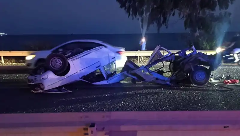 İkiye Bölünen Otomobilde Kan Donduran Kaza: 1 Ölü, 1 Yaralı