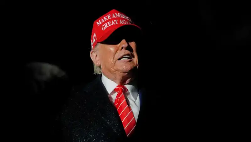 Yüksek Mahkemeden Trump’a Şok Yetki: Göçmenlerin Yasal Statüsü Tehlikede