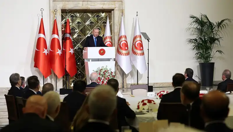 Cumhurbaşkanı Erdoğan Halkı Birlikte Mücadeleye Çağırdı: El Ele Verelim!