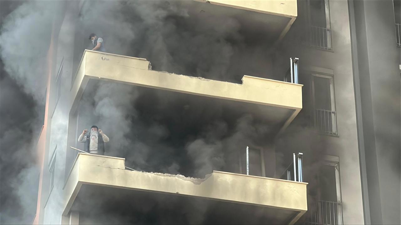 Antalya'da Otelde Tadilat Halinde Yangın Çıktı