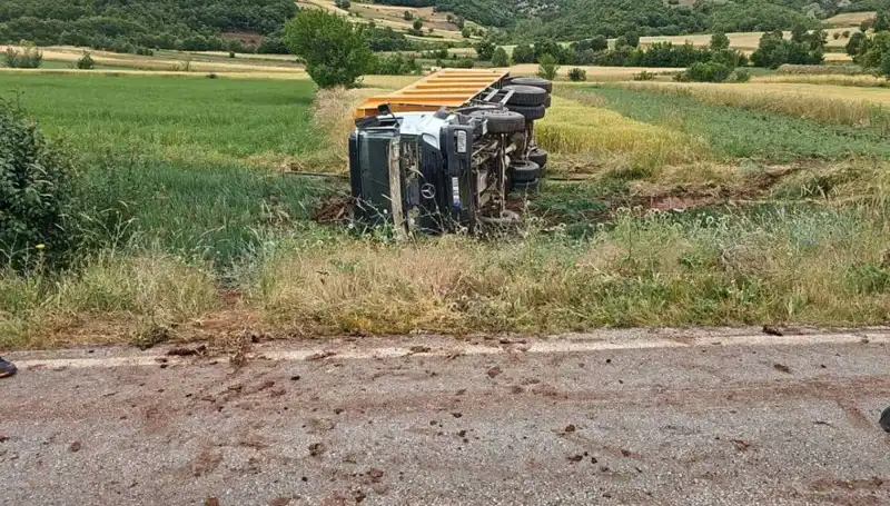 Tokat’ta Trajedi: Devrilen Kamyonun Şoförü Hayatını Kaybetti