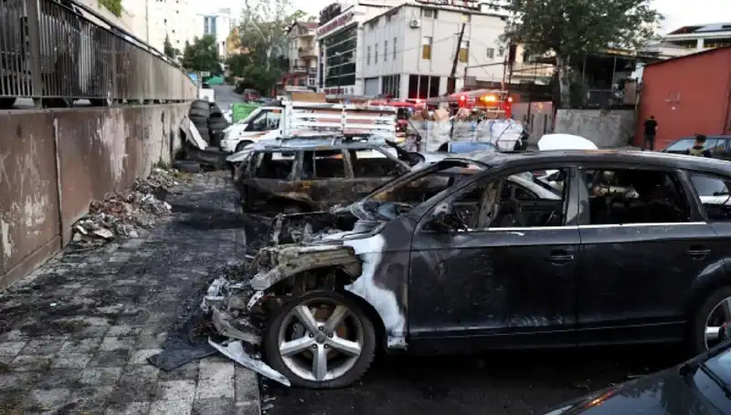 Sanayi Sitesinde Yangın! Bekleyen Araçlar Kül Oldu