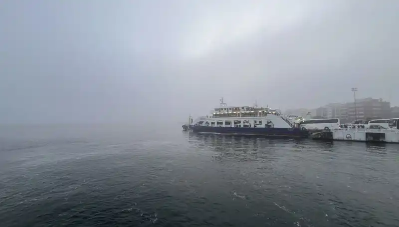 Çanakkale Boğazı Yoğun Sis Nedeniylese Transit Geçişlere Kapatıldı