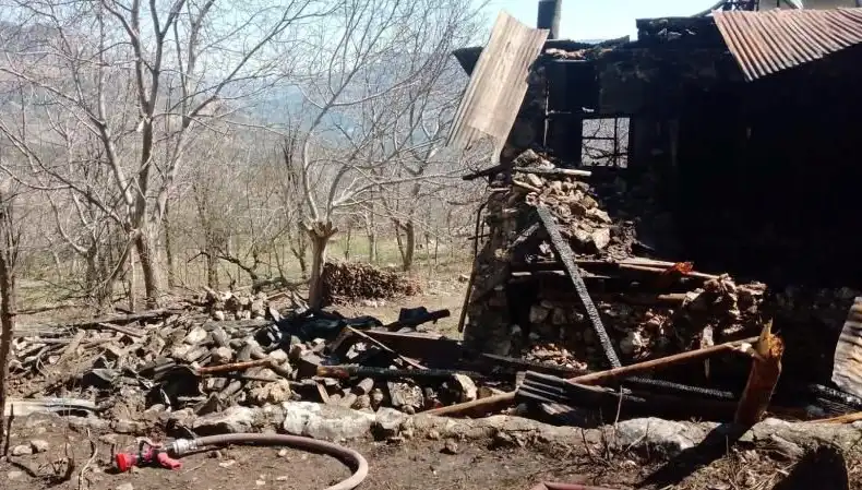 Karaman’da Müstakil Evde Çıkan Yangında Trajik Olay: Bir Ölü, Bir Yaralı