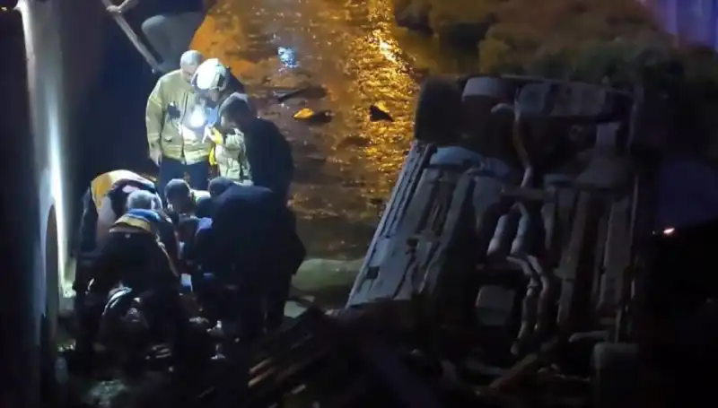 Sürücü Kaza Sonrası Hayatını Kaybeden Gençle İlgili Kaçtı: Olayın Detayları
